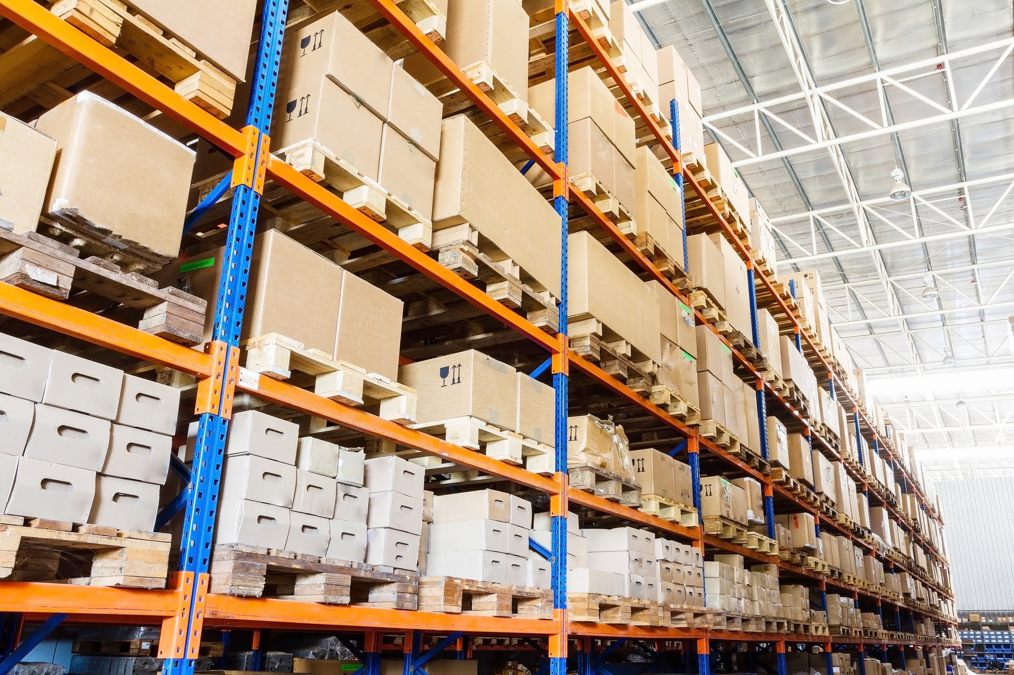 4 Ways to Use Storage Units for Store Liquidation Sales