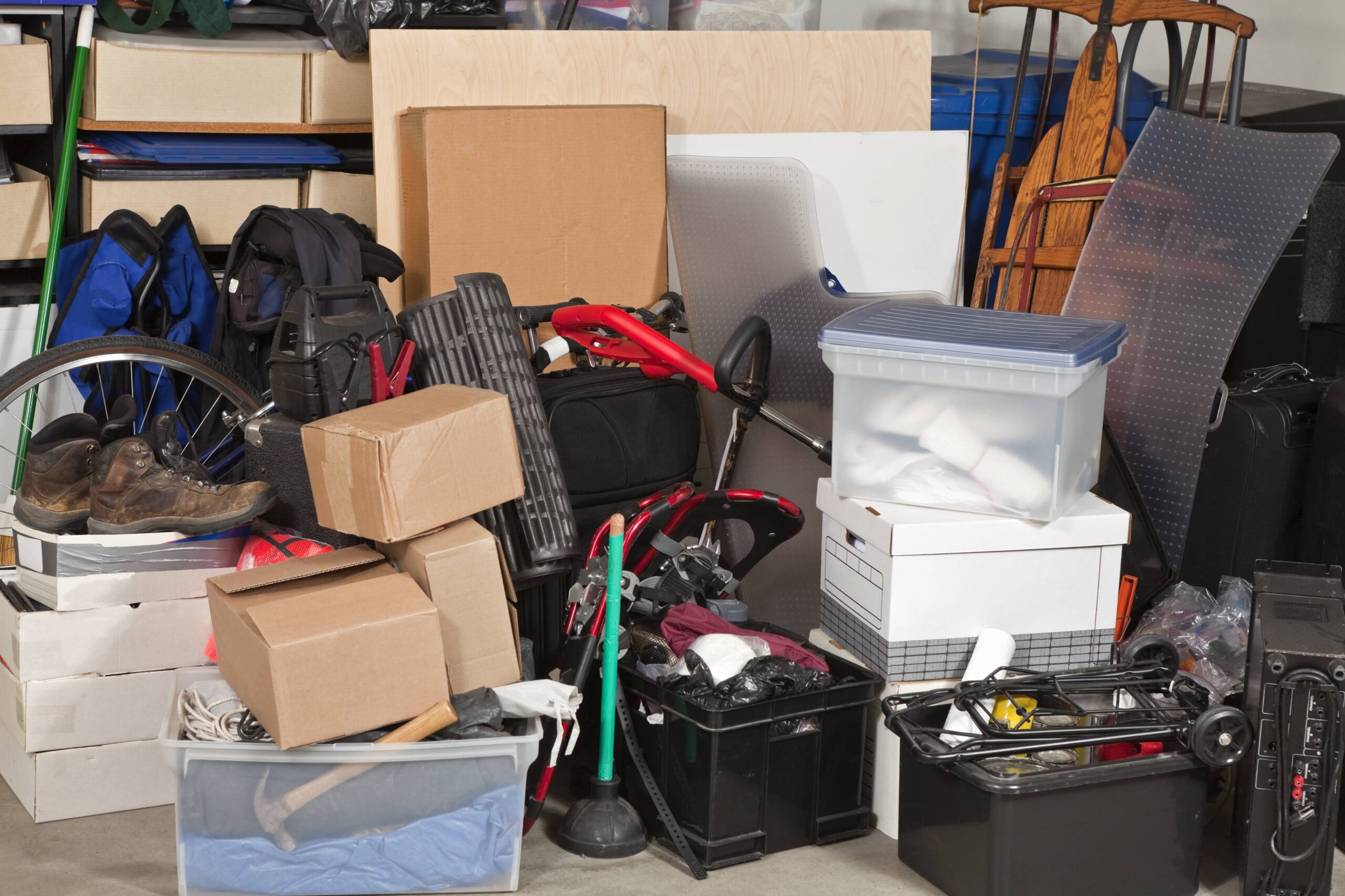 6 Reasons Why You Should Store Items When Downsizing
